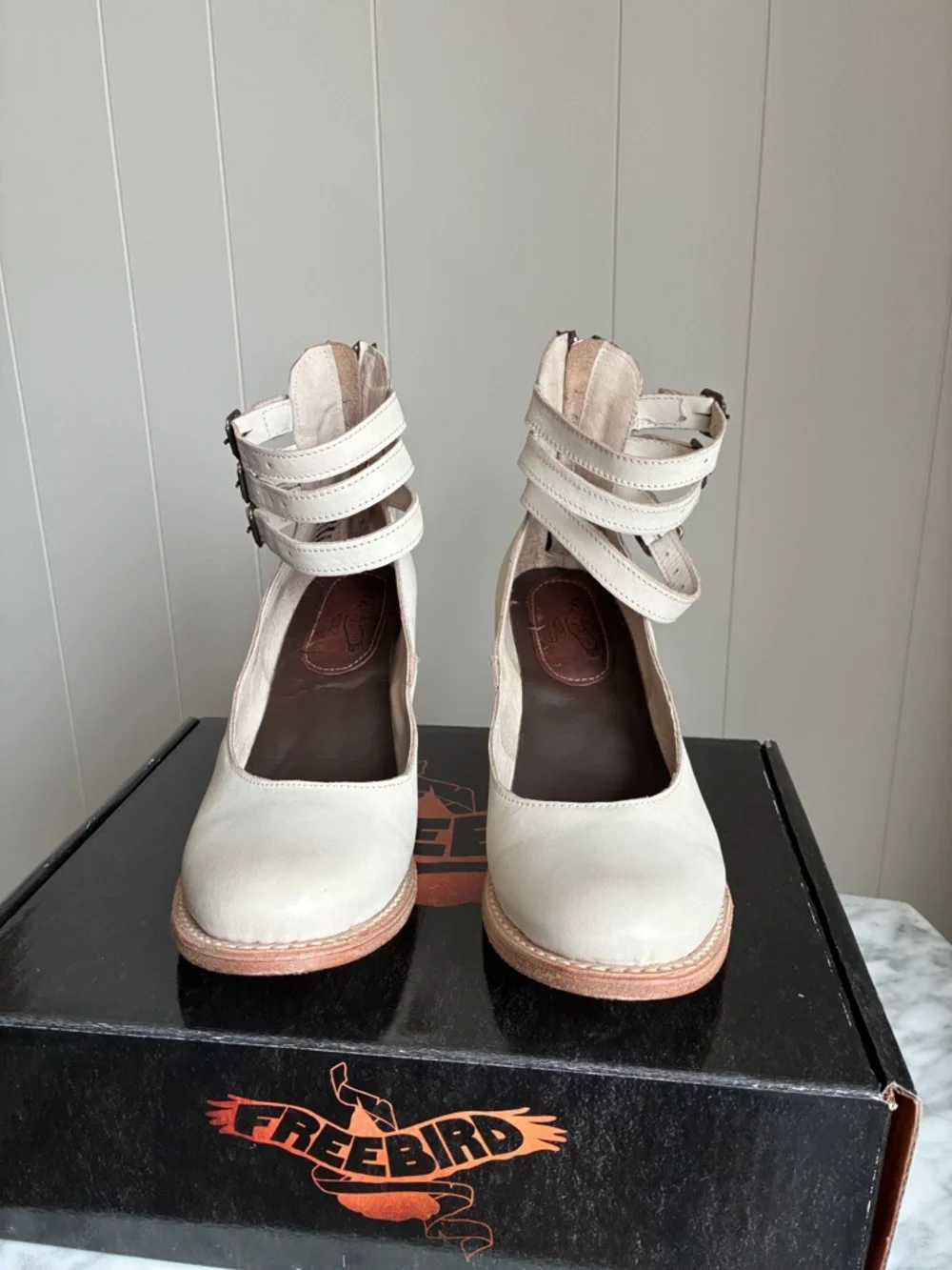 Freebird Randi - Picture 2 of 6